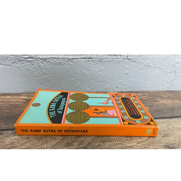 Vintage 1960s Paperback Book The Kamasutra of Vatsayana 1964 - Picture 5 of 9